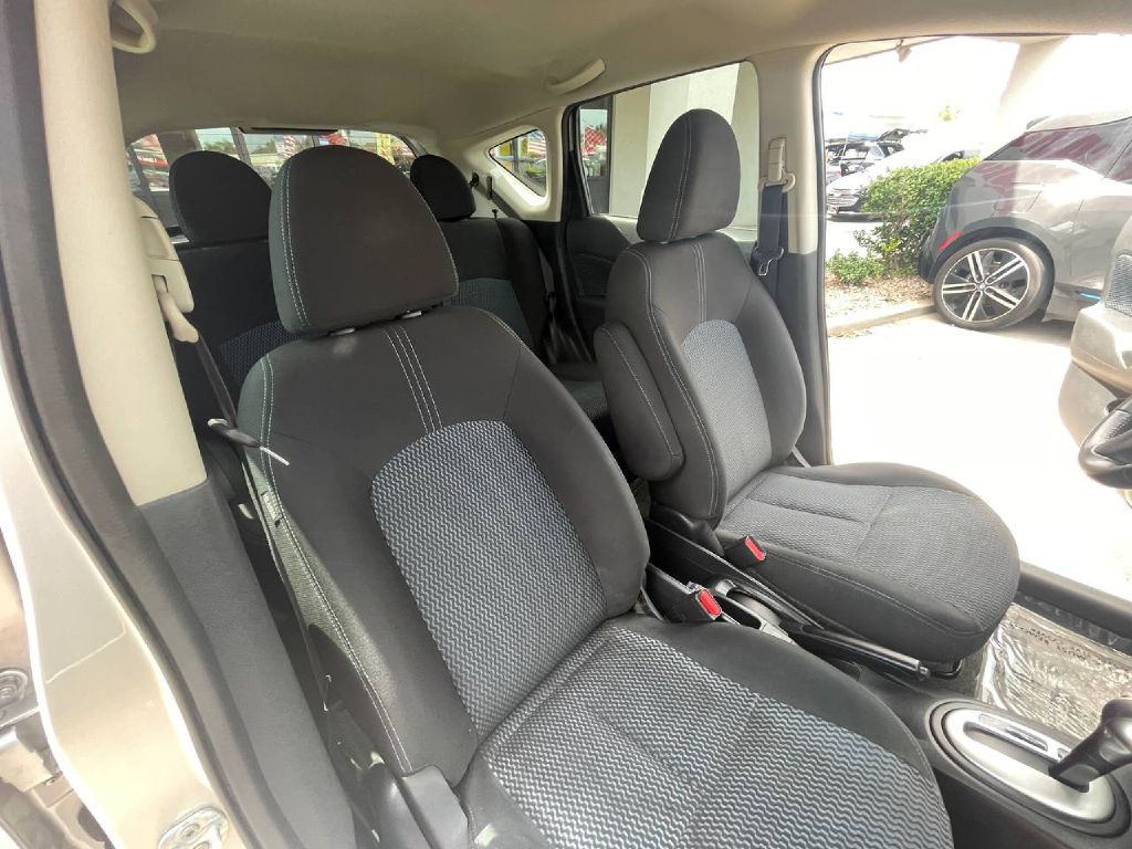2015 Nissan Versa Image 20