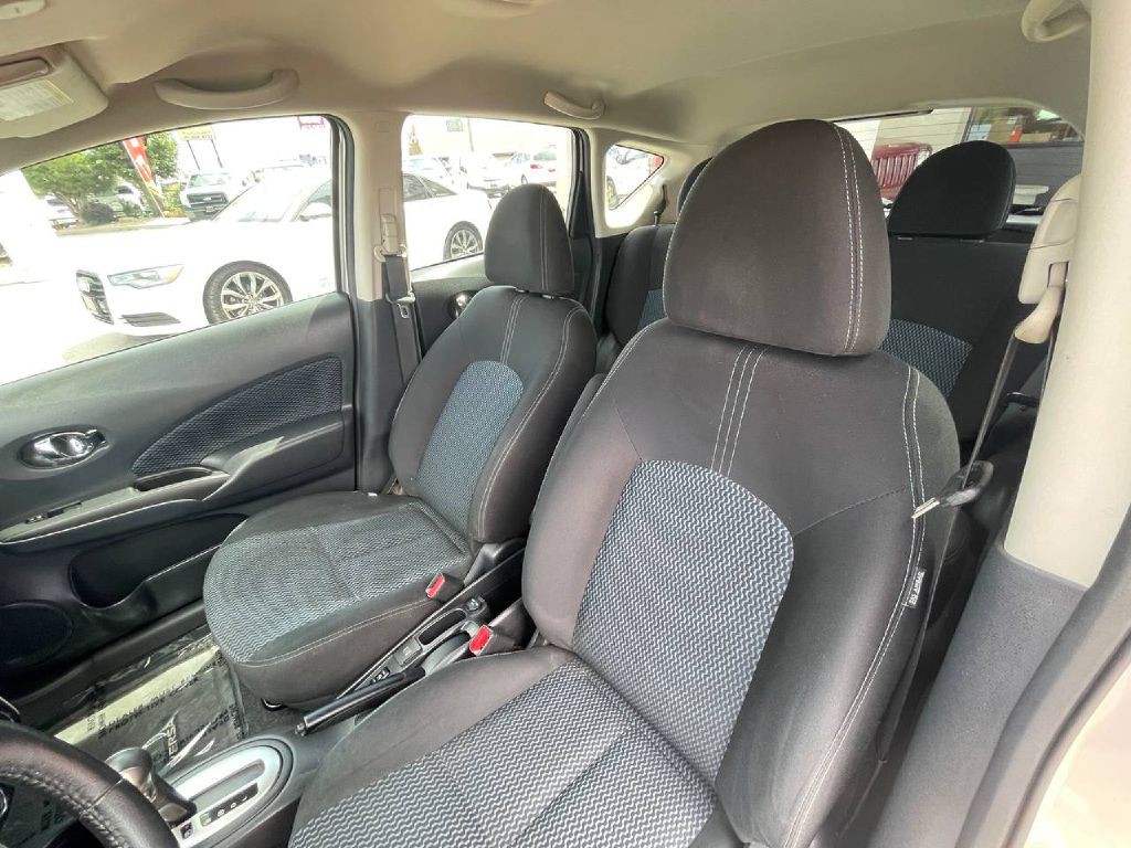 2015 Nissan Versa Image 24