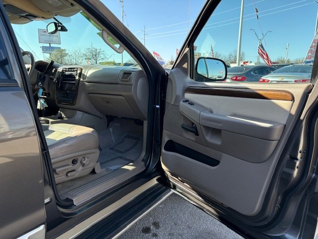 2005 Ford Explorer Image 5
