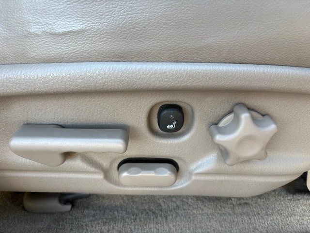 2005 Ford Explorer Image 8