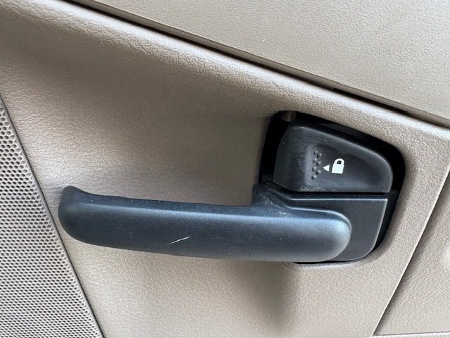 2005 Ford Explorer Image 12