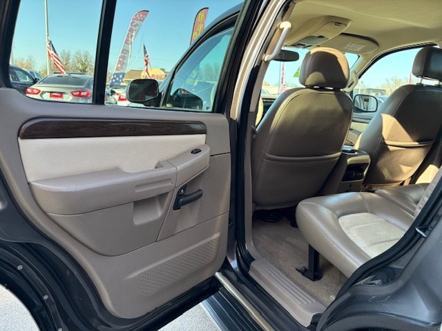 2005 Ford Explorer Image 13