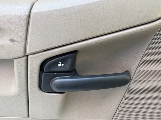 2005 Ford Explorer Image 15