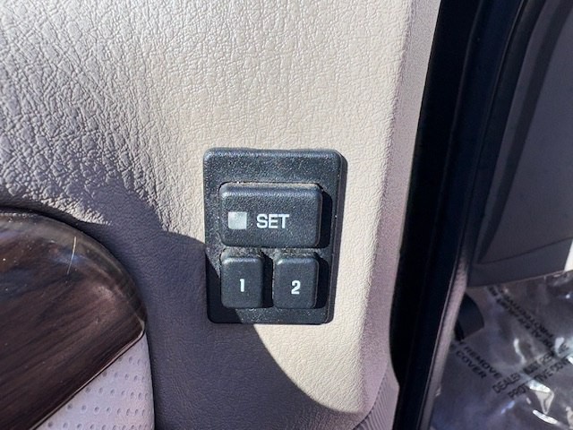 2005 Ford Explorer Image 17