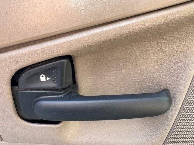2005 Ford Explorer Image 19