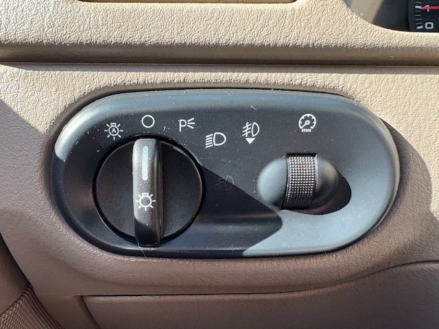2005 Ford Explorer Image 21