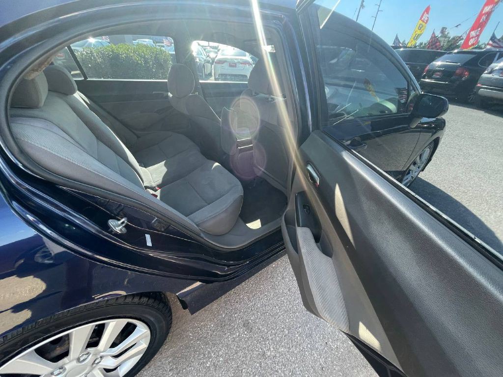 2010 Honda Civic Image 12