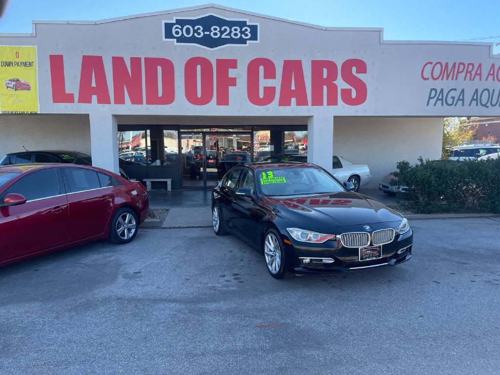 2013 BMW 3 Series Image 2