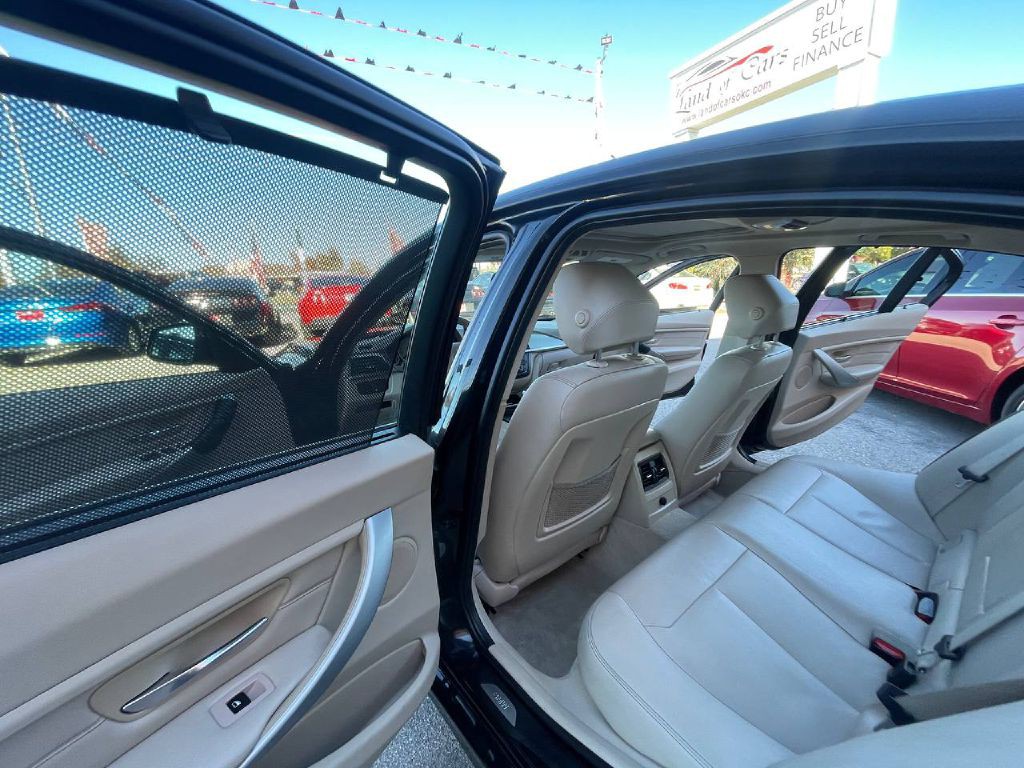 2013 BMW 3 Series Image 11