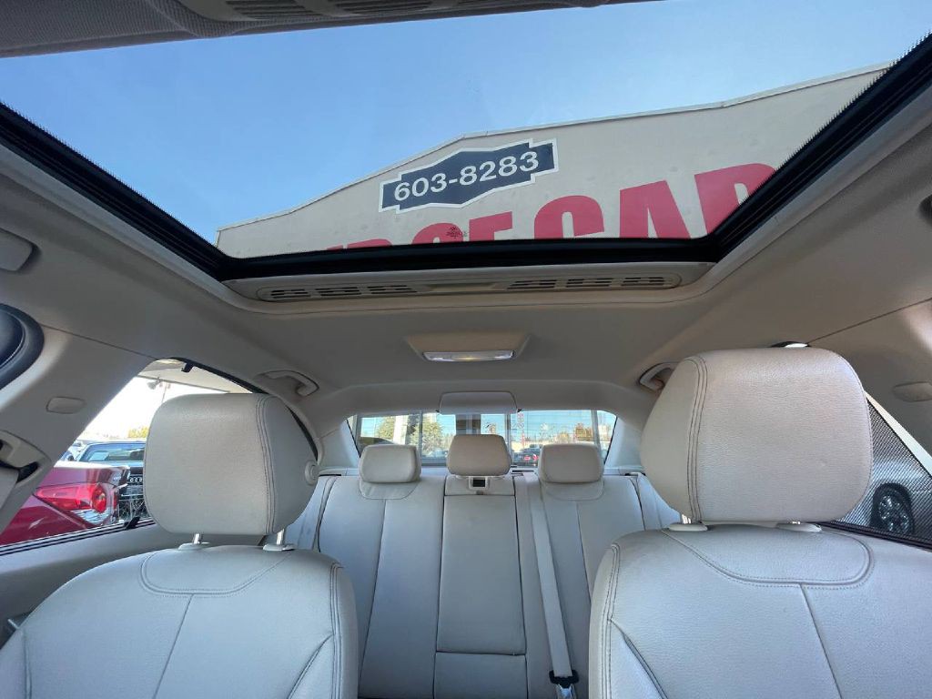 2013 BMW 3 Series Image 28