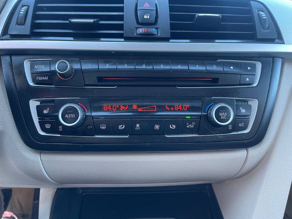 2013 BMW 3 Series Image 40