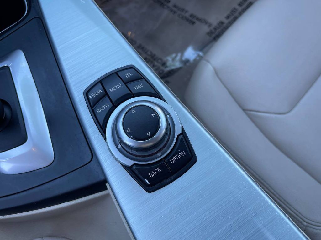 2013 BMW 3 Series Image 44