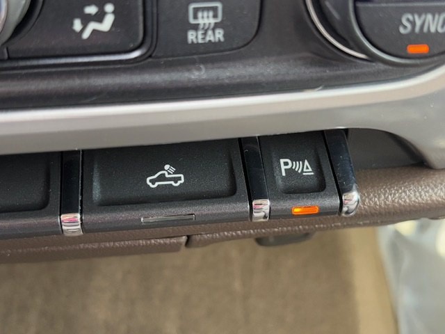 2015 GMC Sierra Image 30