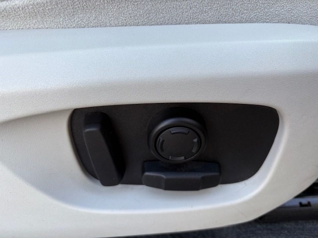 2016 Land Rover Discovery Sport Image 13