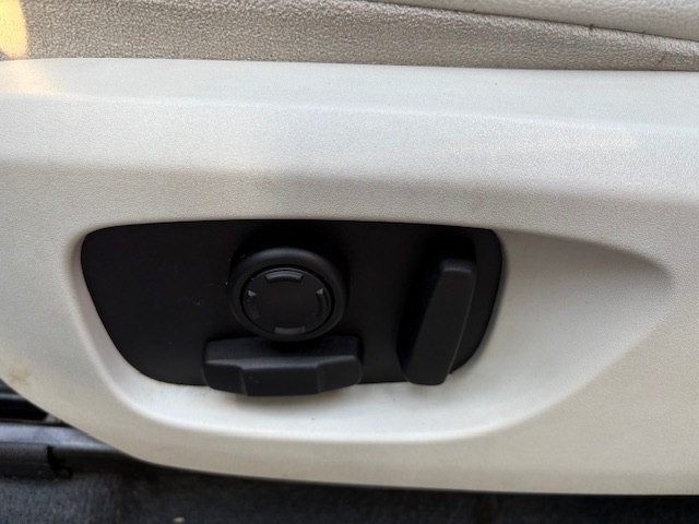 2016 Land Rover Discovery Sport Image 24