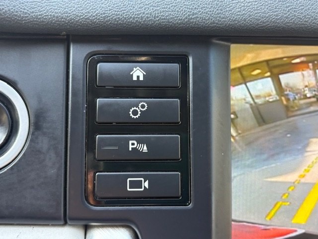 2016 Land Rover Discovery Sport Image 31