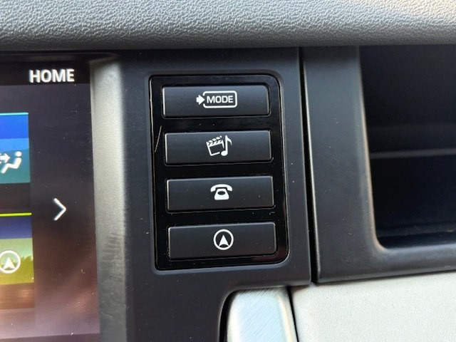 2016 Land Rover Discovery Sport Image 32