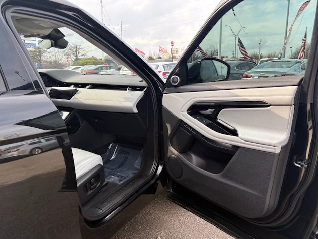 2020 Land Rover Range Rover Evoque Image 5