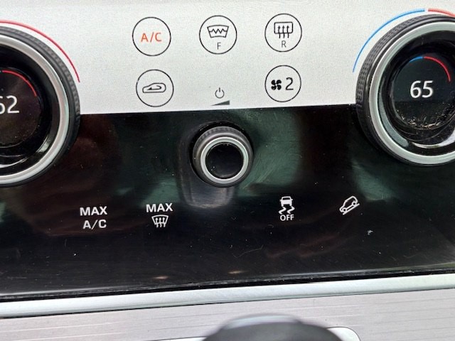 2020 Land Rover Range Rover Evoque Image 29