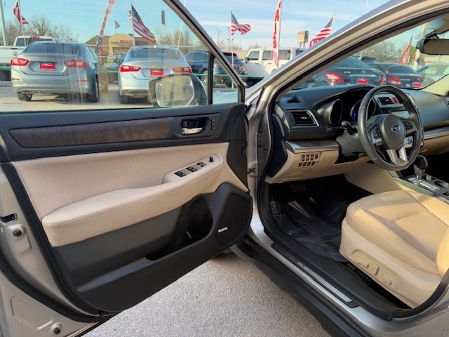 2017 Subaru Outback Image 16