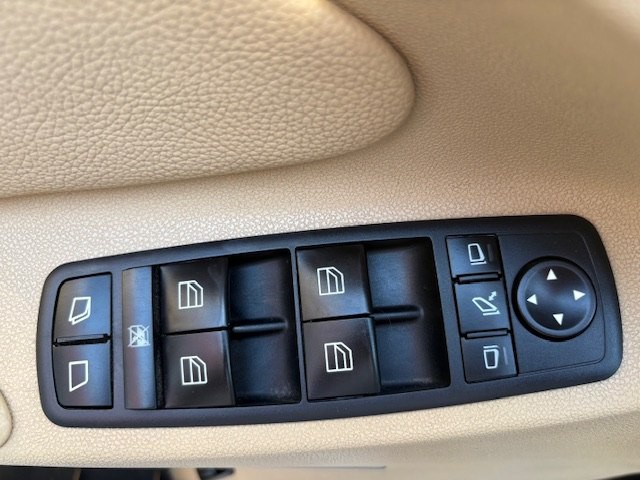 2008 Mercedes-Benz GL-Class Image 24