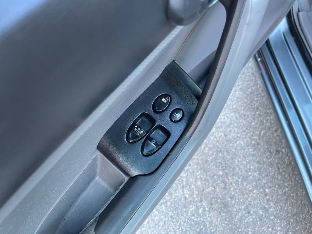 2011 Honda Civic Image 11