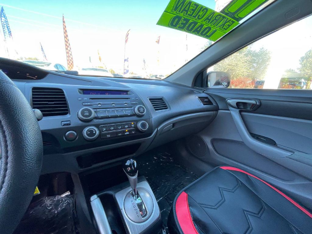 2011 Honda Civic Image 13