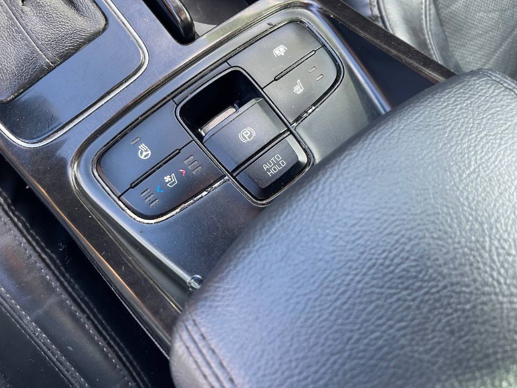 2014 Kia Cadenza Image 40