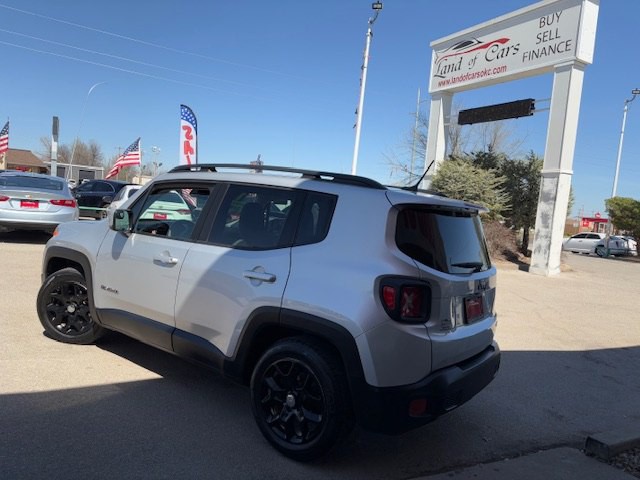 2015 Jeep Renegade Image 2