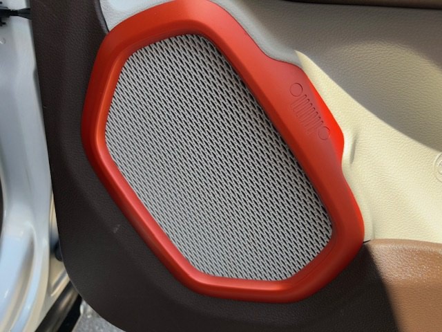 2015 Jeep Renegade Image 12