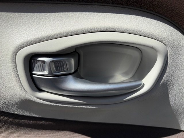 2015 Jeep Renegade Image 18