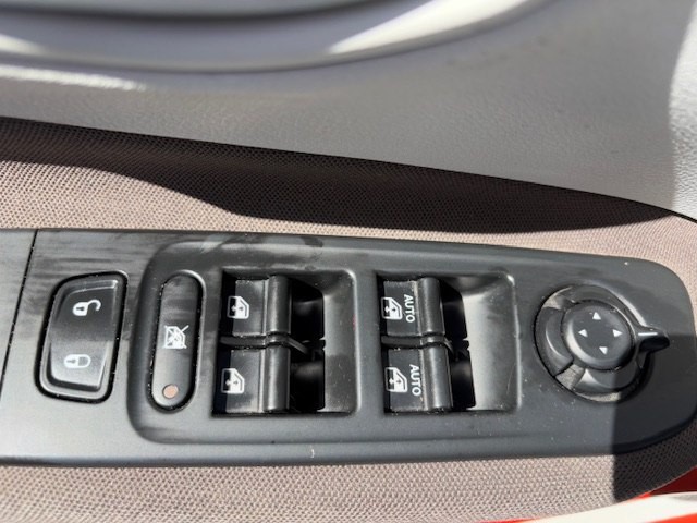 2015 Jeep Renegade Image 19