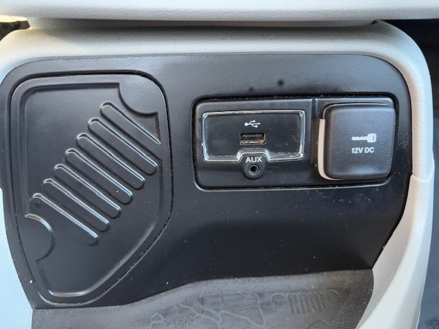 2015 Jeep Renegade Image 26