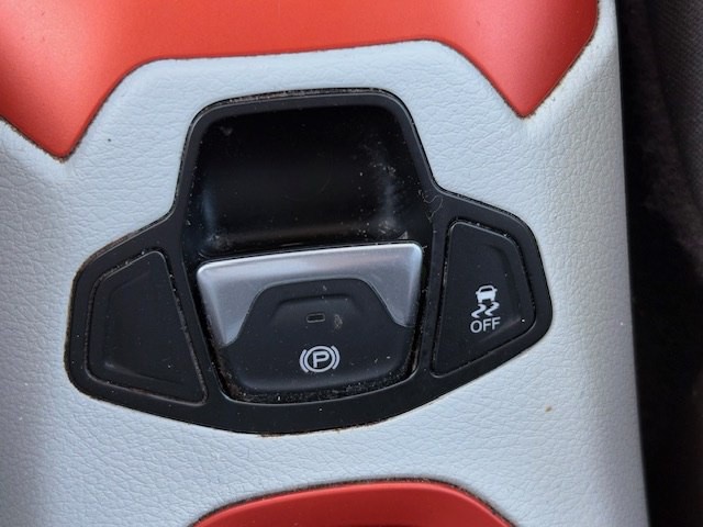 2015 Jeep Renegade Image 28