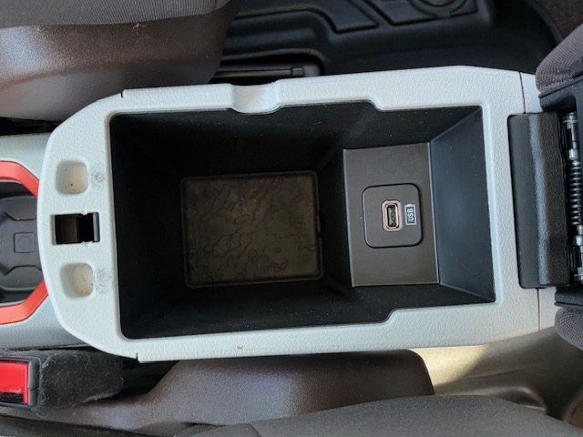 2015 Jeep Renegade Image 30