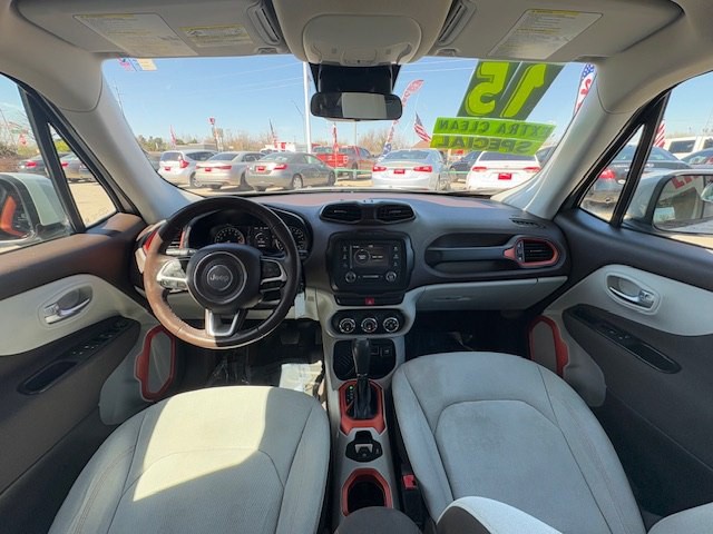 2015 Jeep Renegade Image 32