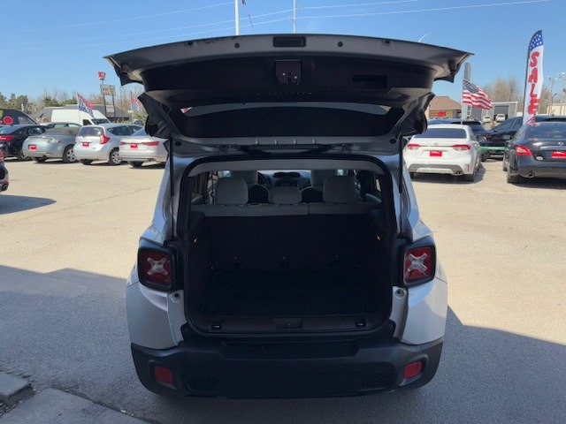 2015 Jeep Renegade Image 36
