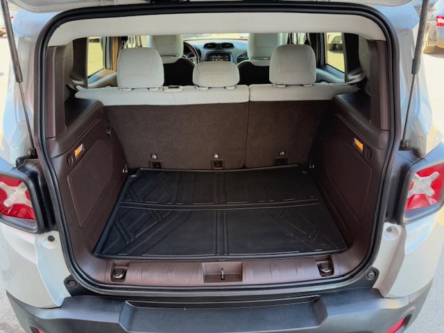 2015 Jeep Renegade Image 37