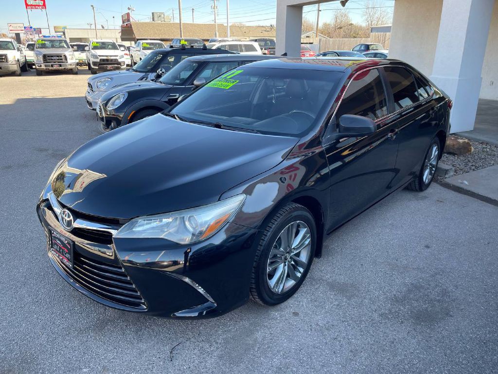 2017 Toyota Camry Image 3