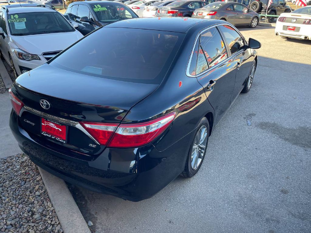 2017 Toyota Camry Image 5