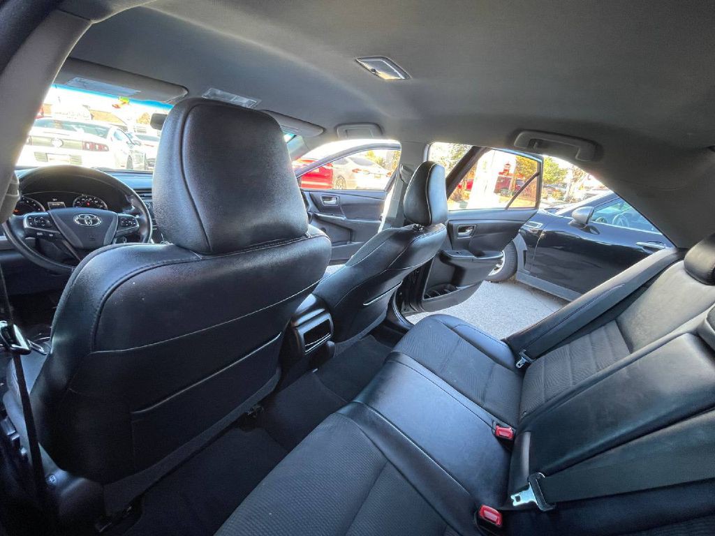 2017 Toyota Camry Image 13