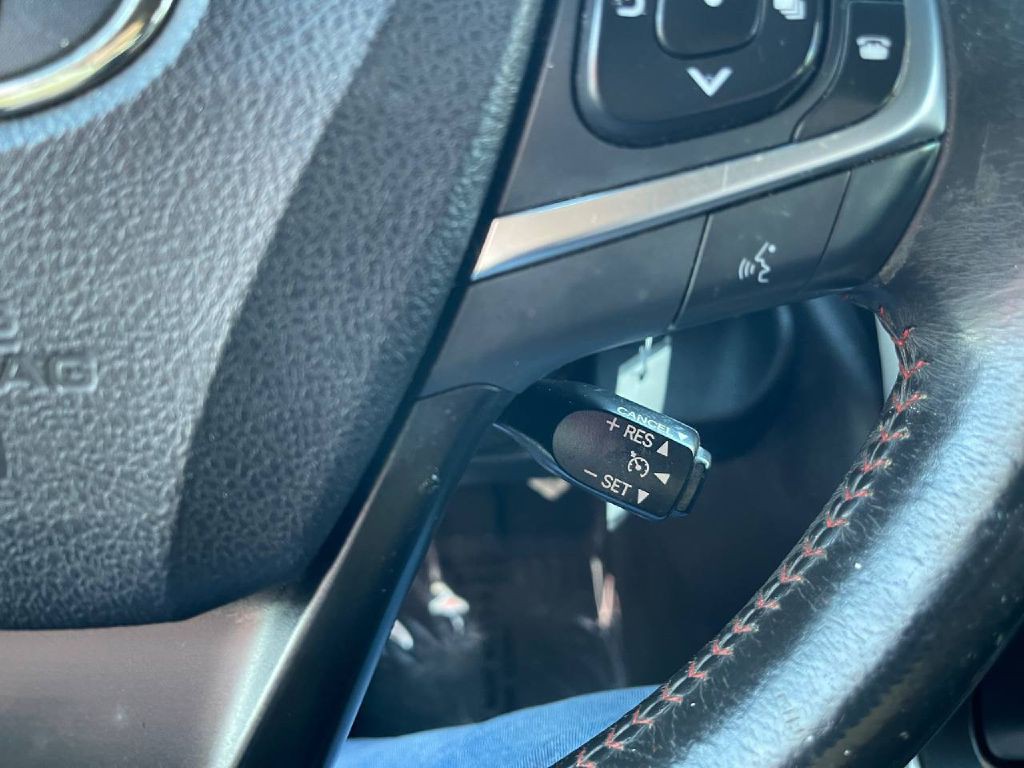 2017 Toyota Camry Image 29