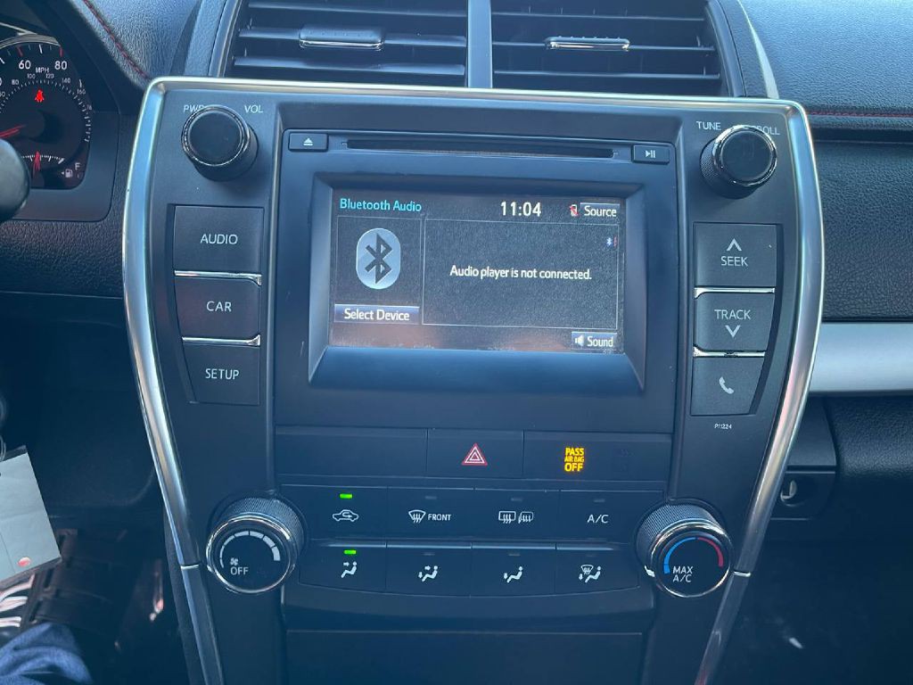 2017 Toyota Camry Image 31