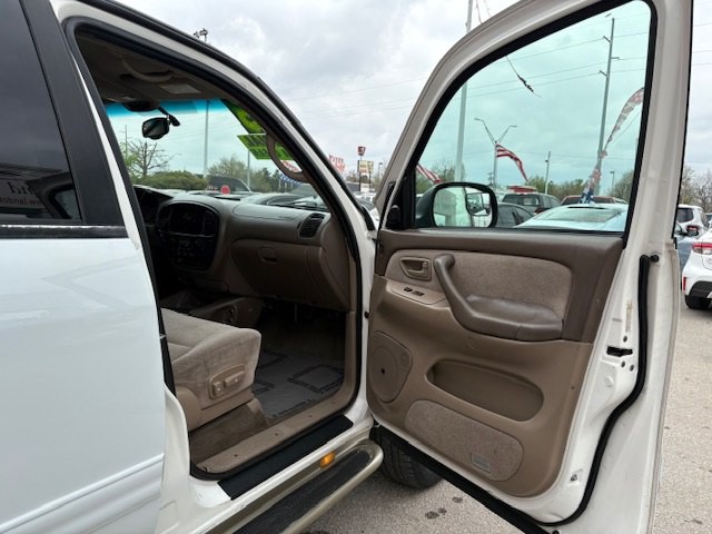 2003 Toyota Sequoia Image 5