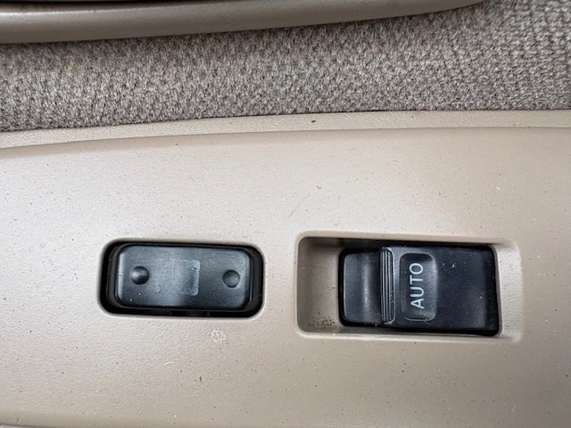 2003 Toyota Sequoia Image 7