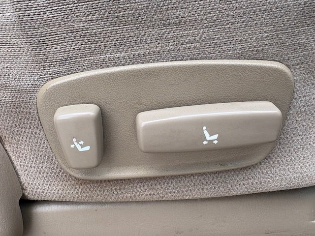 2003 Toyota Sequoia Image 9