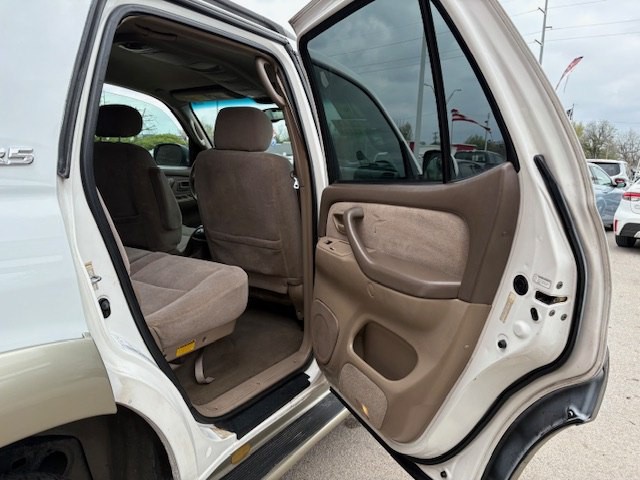 2003 Toyota Sequoia Image 11