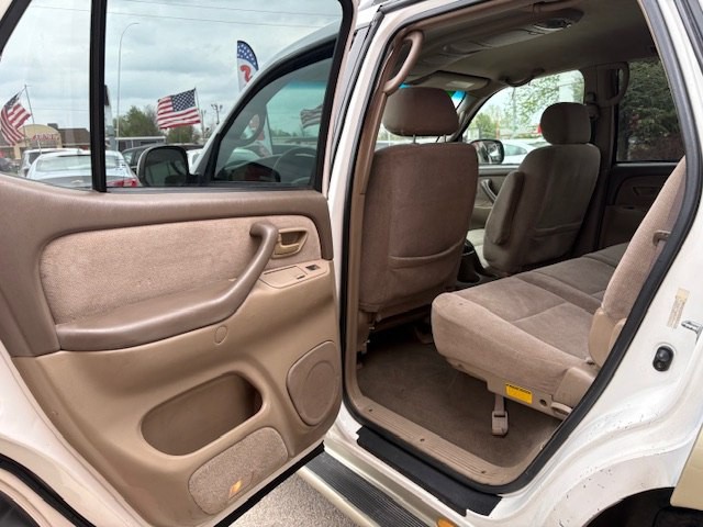 2003 Toyota Sequoia Image 14