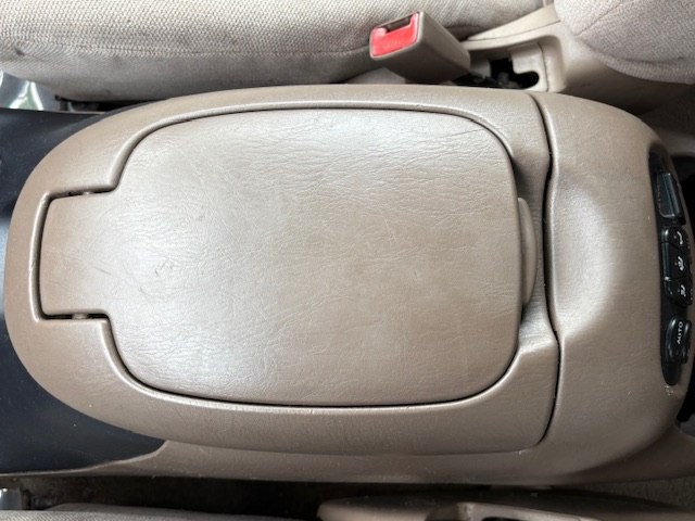 2003 Toyota Sequoia Image 24
