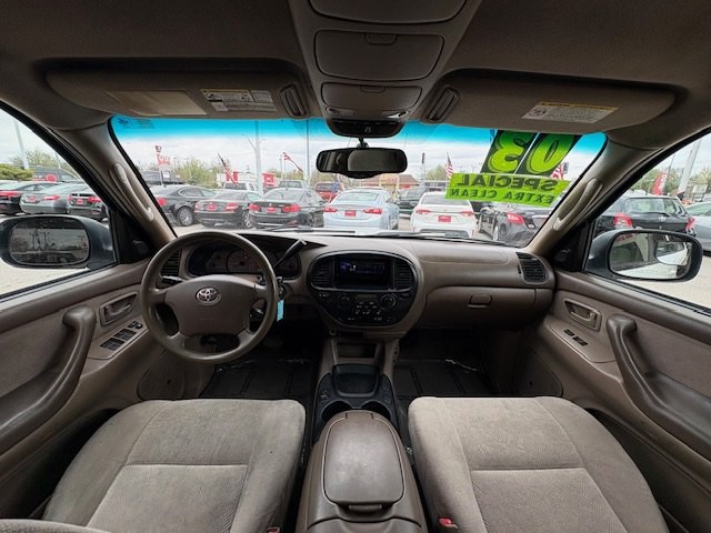 2003 Toyota Sequoia Image 26